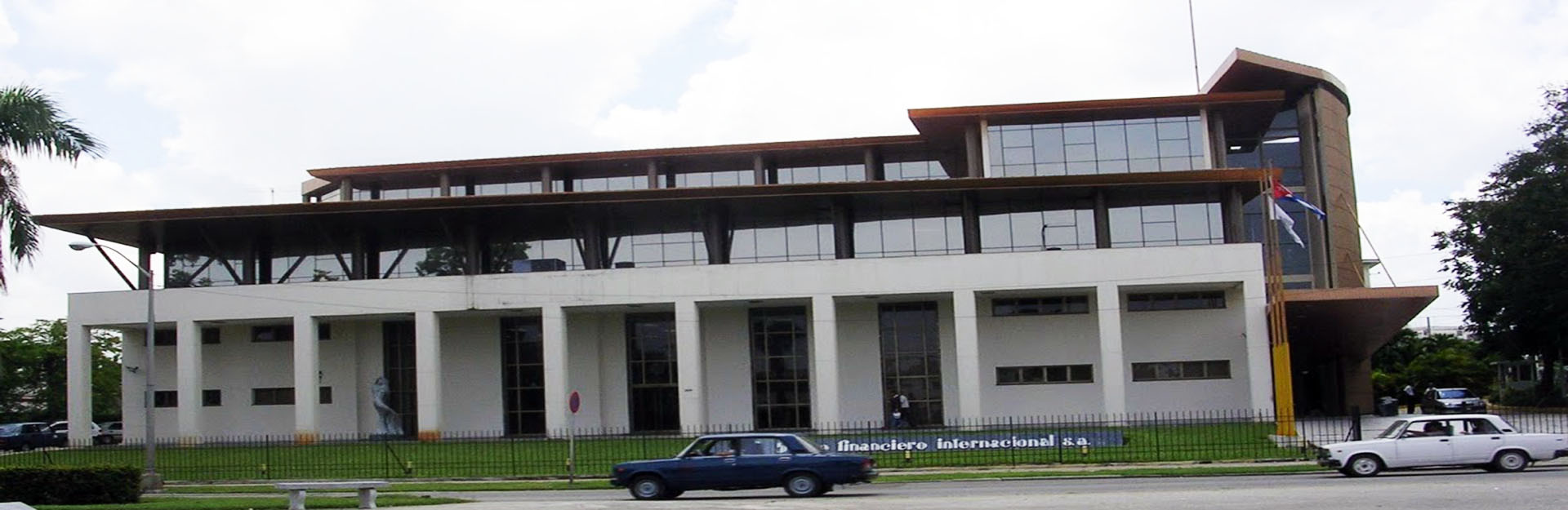 Banco Fianciero internacional, Habana, Cuba Travel